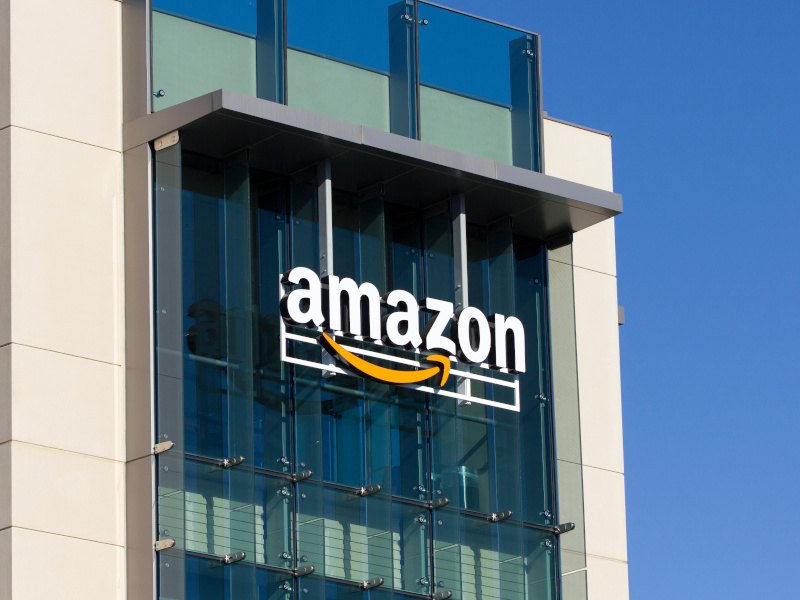 Business Case Study on Amazon: A Timeless Example of Vision, Trust, and Business Growth Strategy